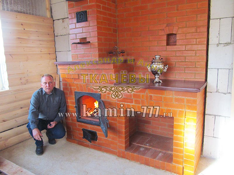 Печь из кирпича длительного горения для дома на дровах